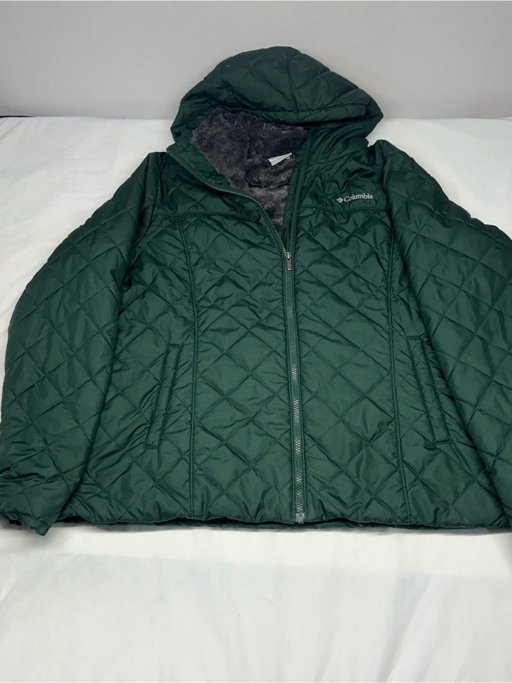 Columbia Women's Forest Green Quilted Hooded Puffer Jacket